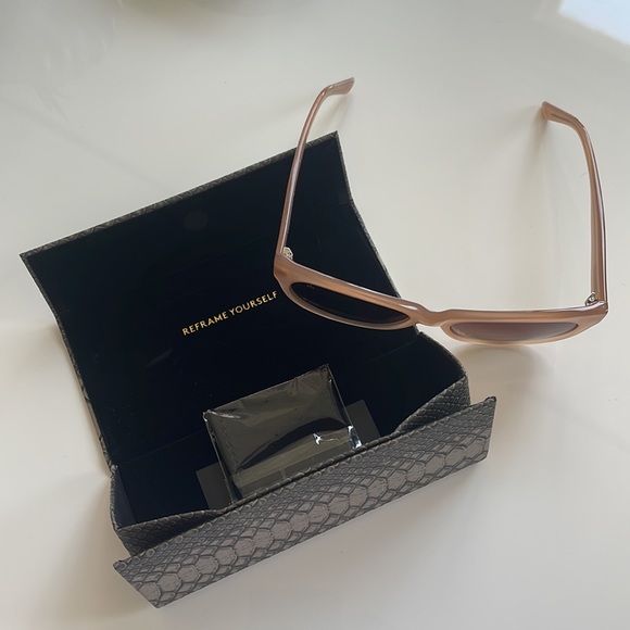 LA VITA by PRIVE REVAUX 55mm Blush tone sunglasses - Picture 5 of 5